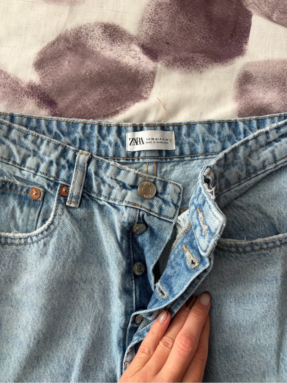 ZARA Light Wash High-Rise Women’s Jeans